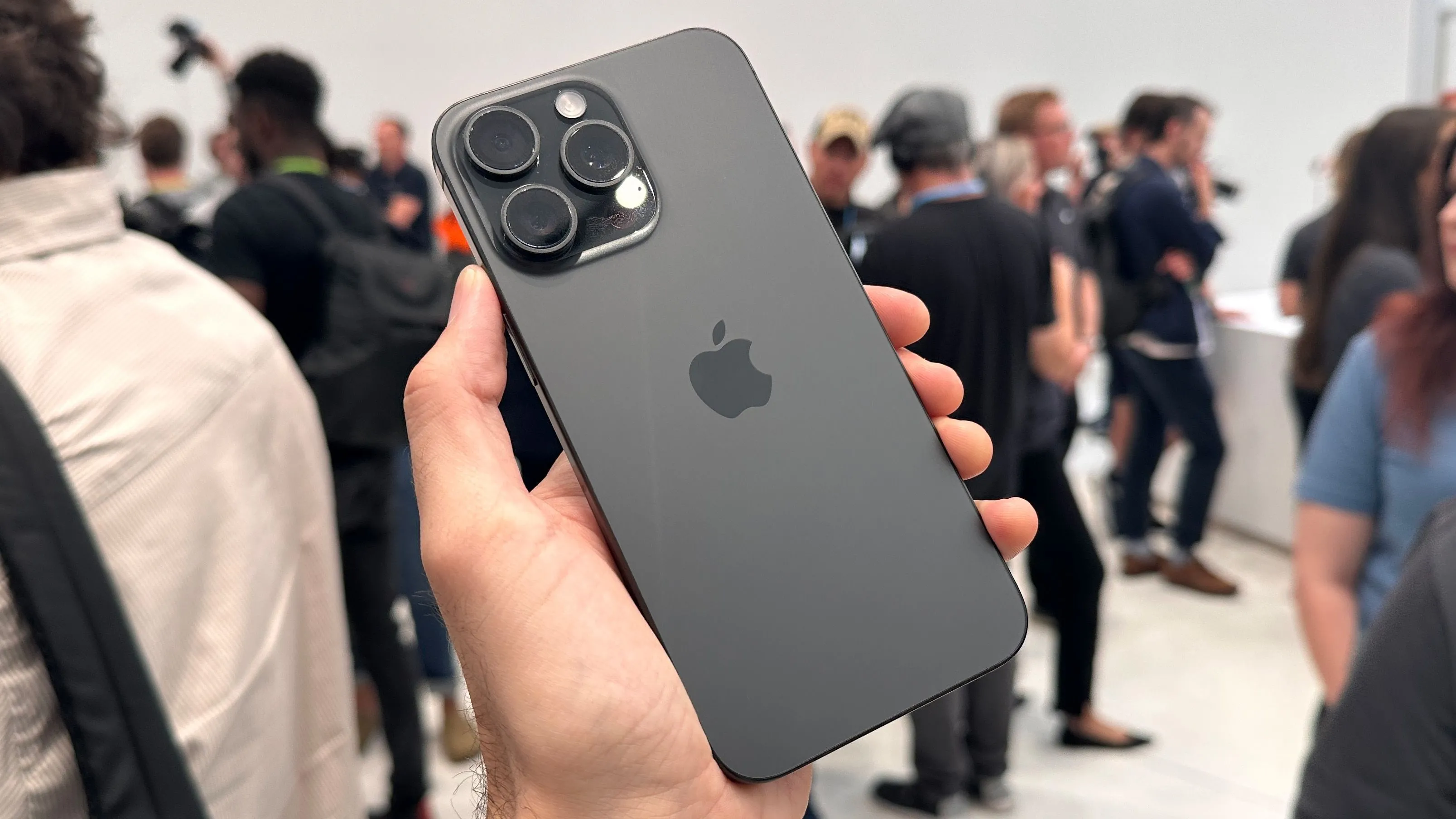 Как отключить и перезагрузить iPhone 15 iPhone 15 Pro