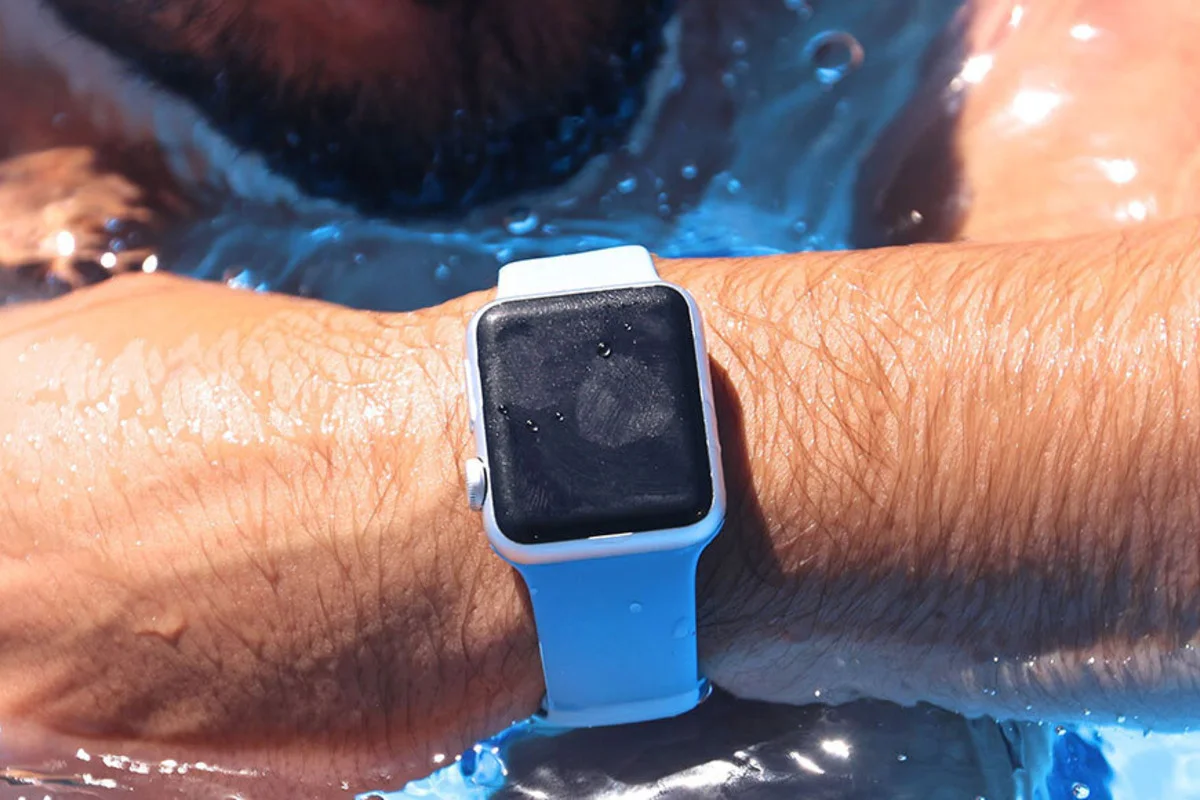 Как плавать со смарт-часами: водостойкость Apple Watch от первых до Apple Watch Ultra