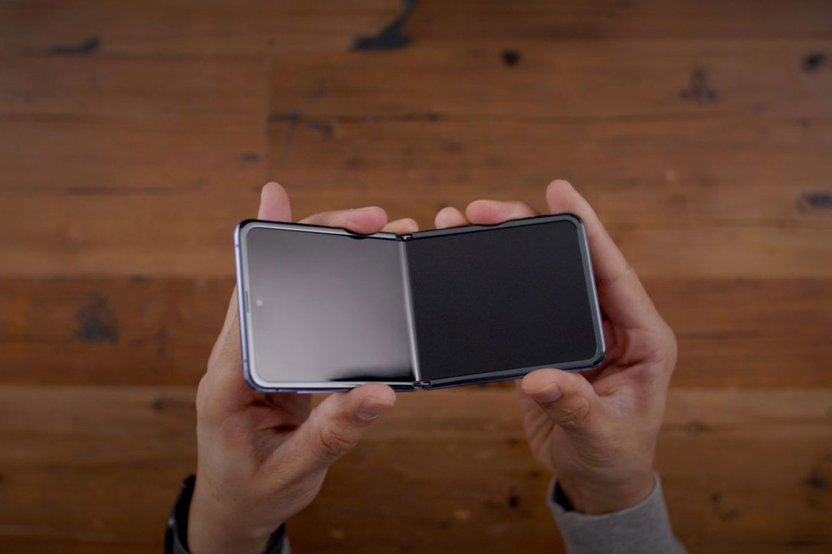 Слух — Apple работает над складным iPhone Fold