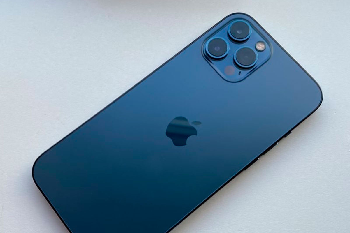 Слух — Apple уберет кабель Lightning из комплекта будущих iPhone