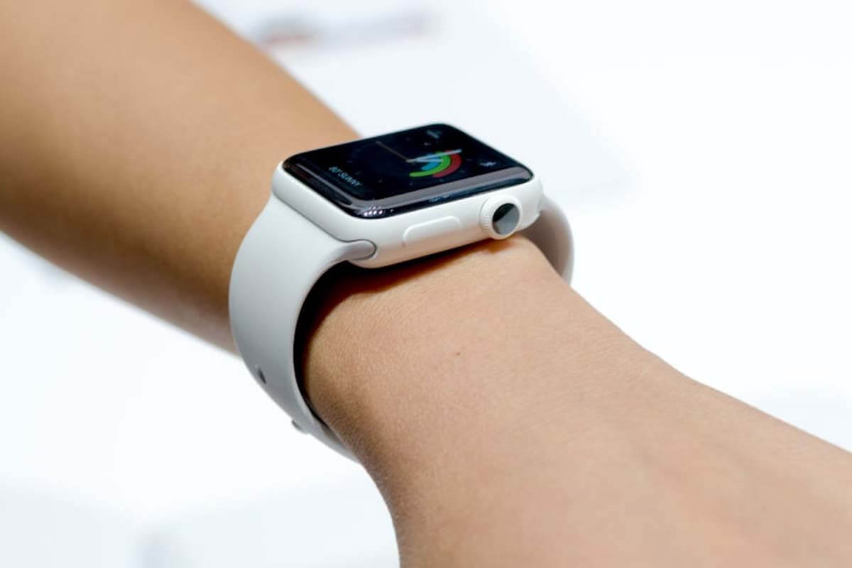 В будущем Apple Watch смогут отслеживать гидратацию организма