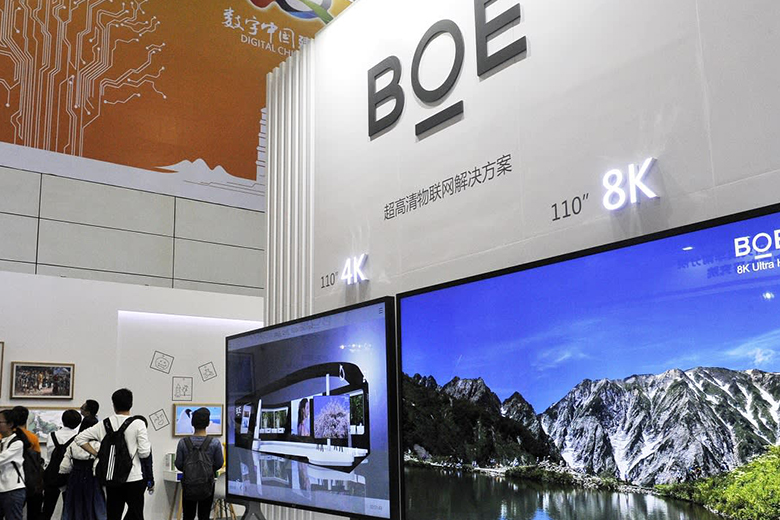 Частина OLED-екранів для айфонів 2020 буде виготовлена в Китаї