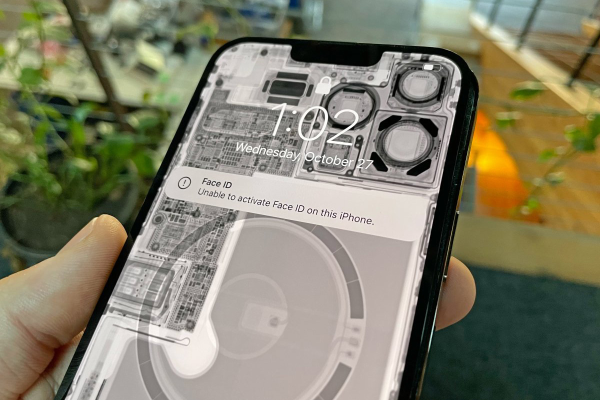 iFixit підтвердили відключення Face ID після ремонту дисплея iPhone 13