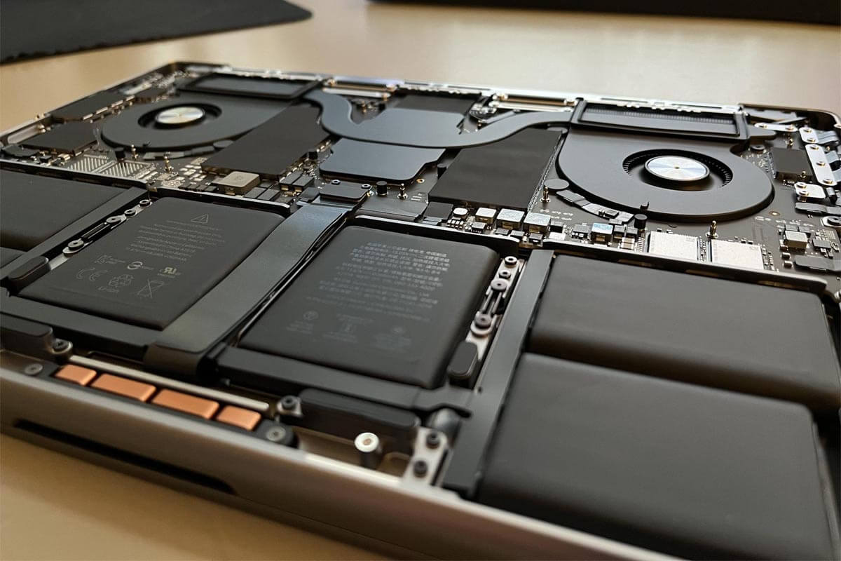 Энтузиаст разобрал 14-дюймовый MacBook Pro 2021