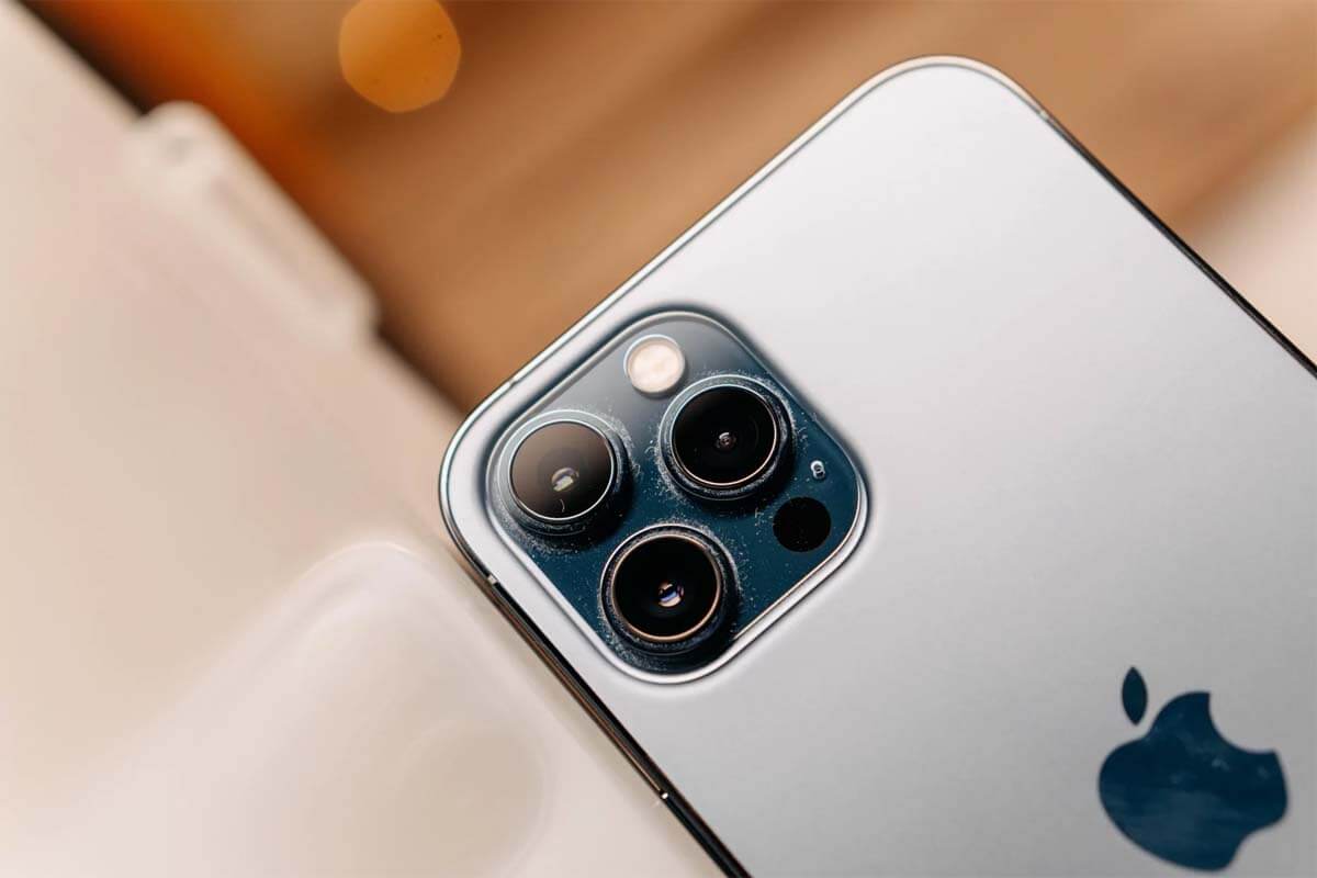 iOS 15 самостоятельно удаляет блики на фото