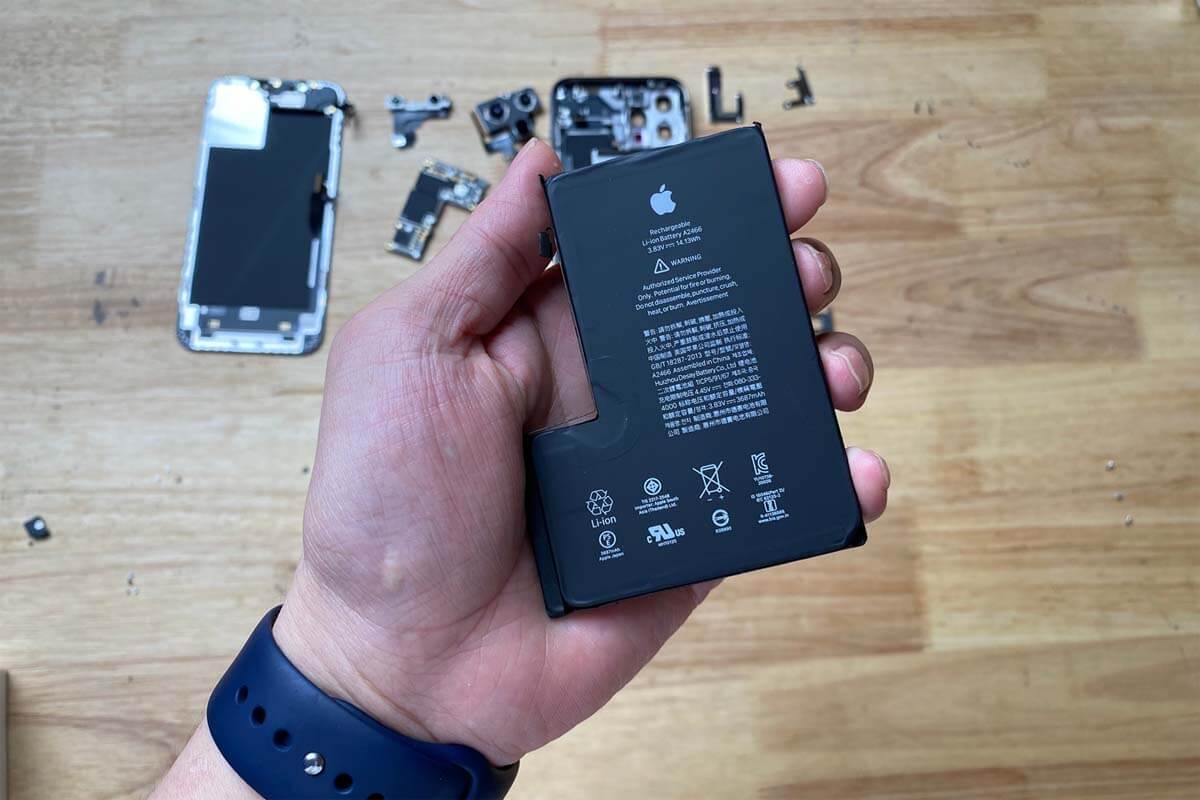 Новые iPhone, iPad и MacBook получат более емкие аккумуляторы