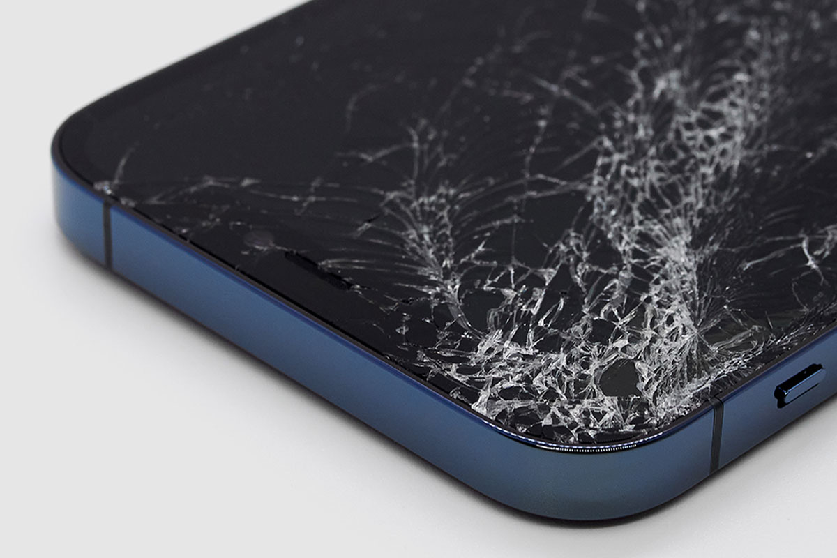 Новые iPhone будут предупреждать о трещинах на экране
