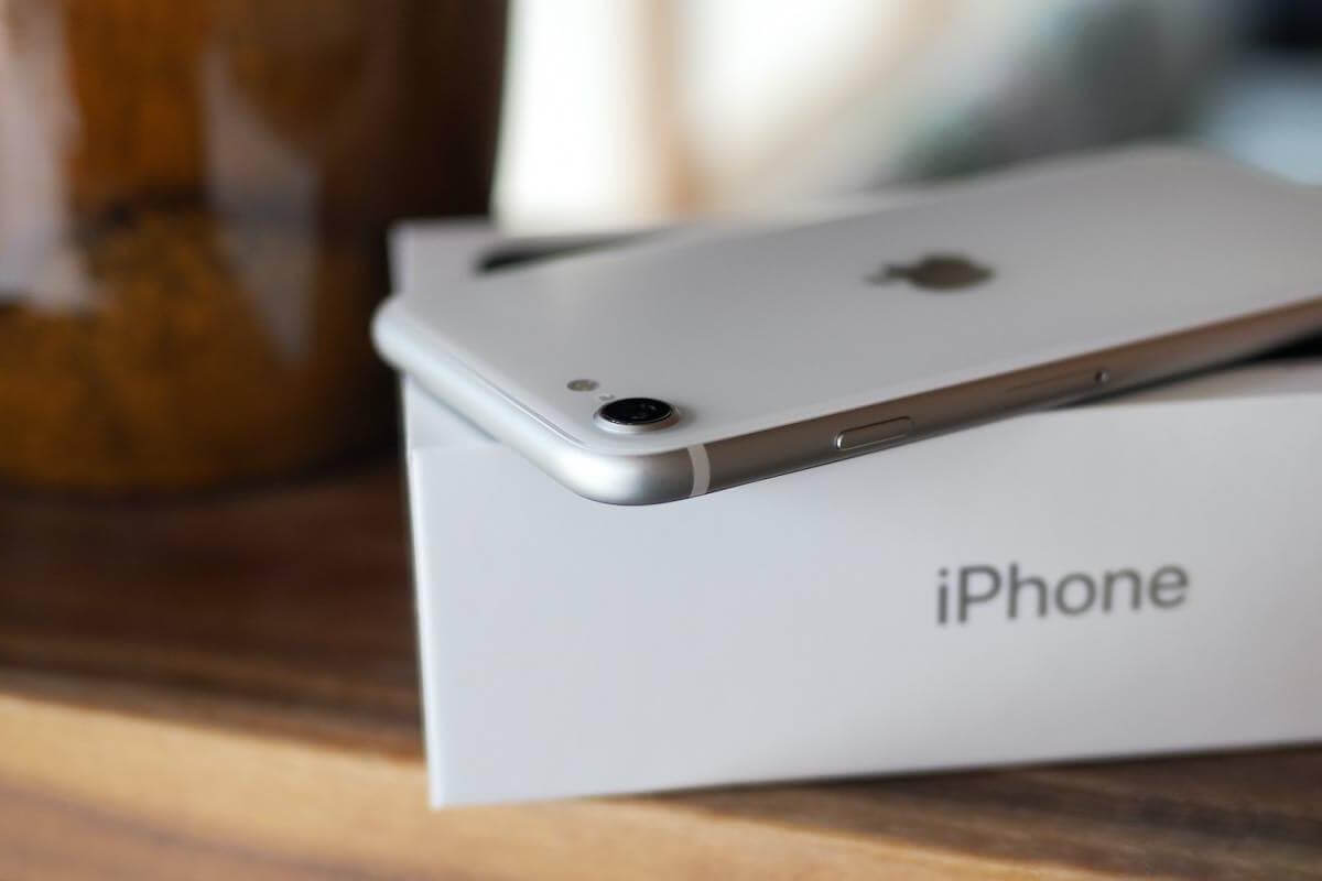 iPhone SE 3 може вийти у квітні