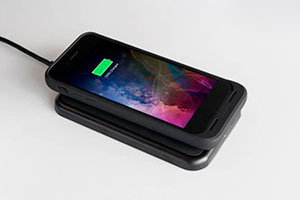 Mophie готовит к выпуску новый чехол-аккумулятор эксклюзивно для iPhone X