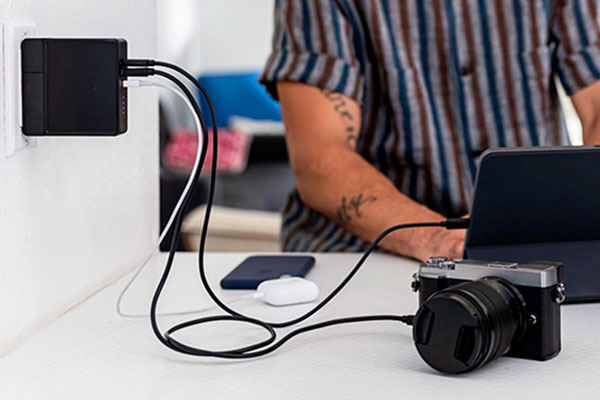 Mophie представили зарядное устройство Powerstation Hub 3 в 1
