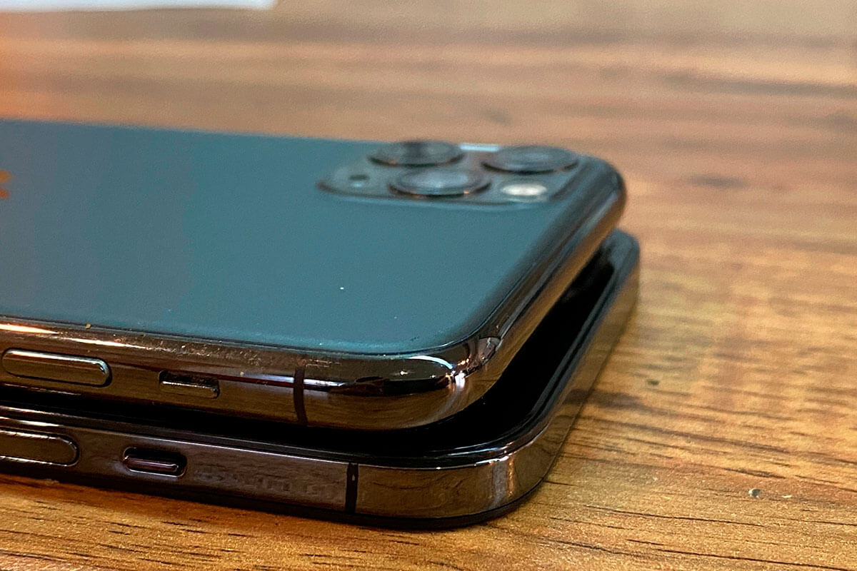 Появились новые фото iPhone 12