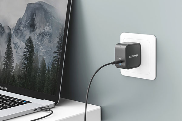 RAVPower представили миниатюрную зарядку PD Pioneer 61W
