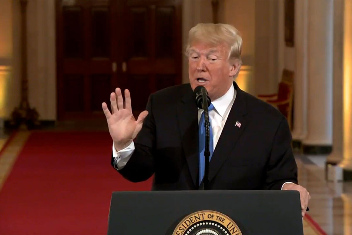 Трамп схвильований спільним проектом Google і Apple