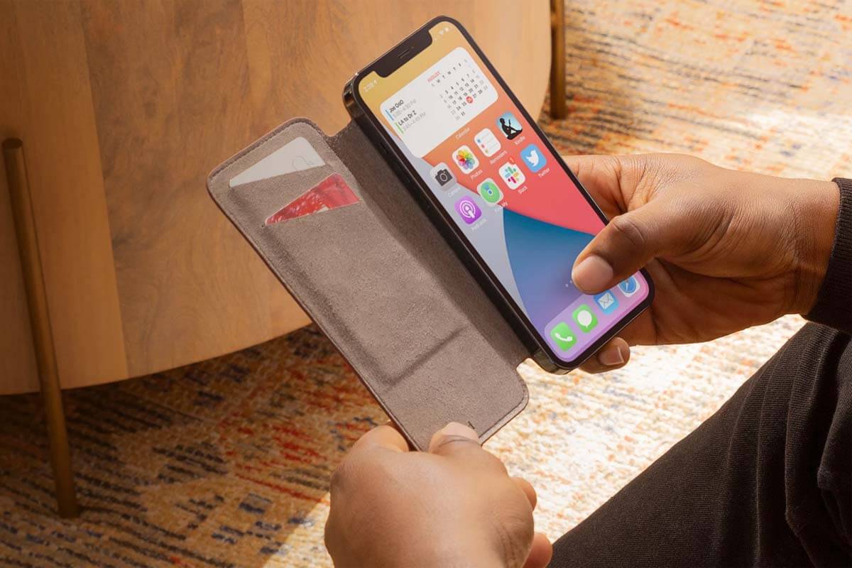 Twelve South випустила чохол-гаманець SurfacePad для iPhone 12 