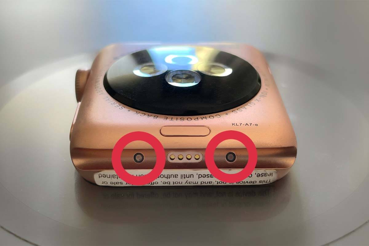 В прототипе Apple Watch Series 3 нашли контакты для умных браслетов