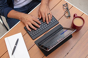 Zagg flex - универсальная клавиатура для смартфонов и планшетов
