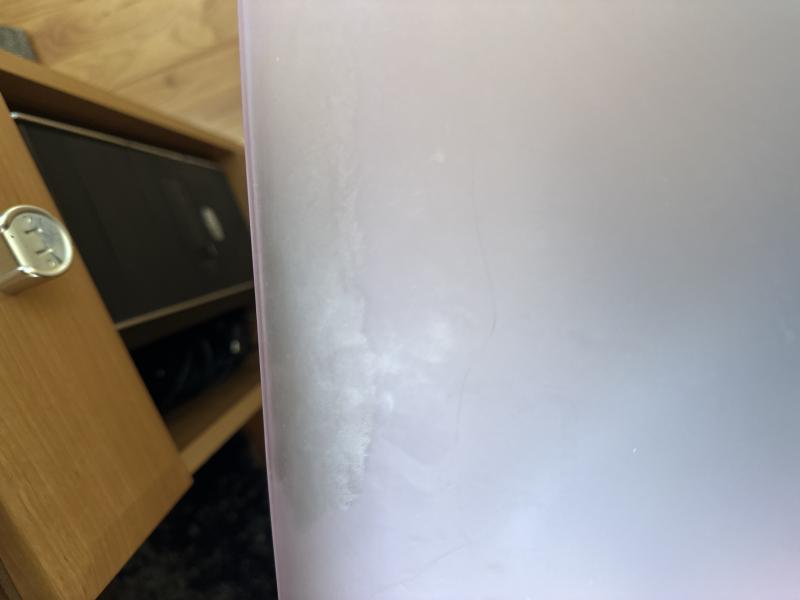 Пластиковий чохол iLoungeMax Soft Touch Matte Violet для MacBook Pro 13" (M2 | M1 | 2022 | 2020 | 2019 | 2018) живе фото від покупця - 2