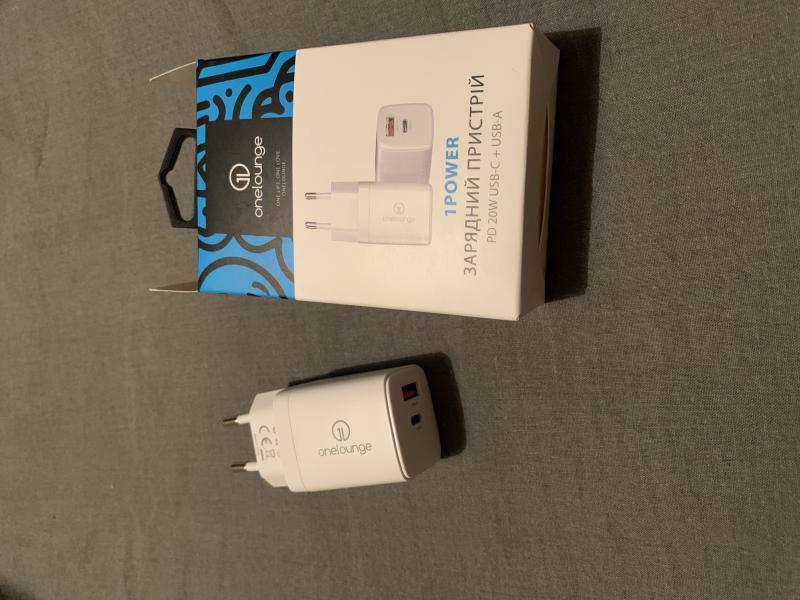Зарядний пристрій oneLounge 1Power PD 20W USB-C + USB-A для iPhone | iPad | MacBook M1 живе фото від покупця - 1