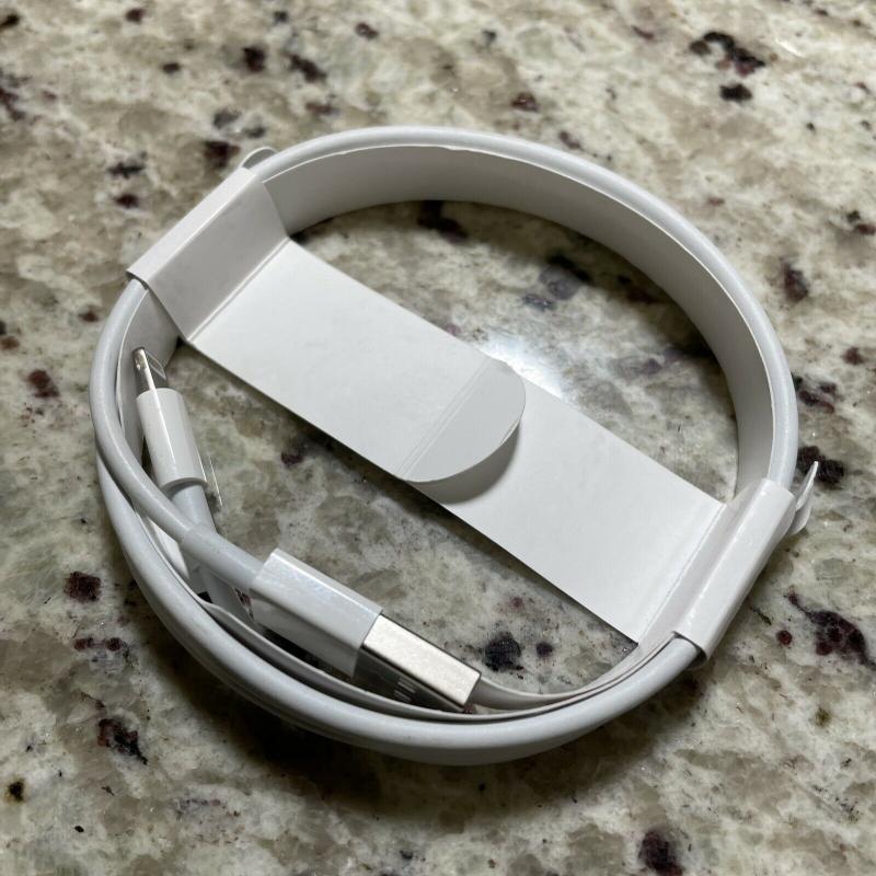 Кабель Apple Lightning to USB 1m (MD818) живе фото від покупця - 4