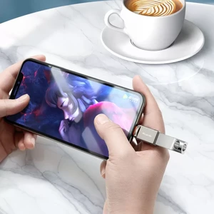 Прозрачный силиконовый чехол ESR Project Zero Case Clear для iPhone 14 Pro
