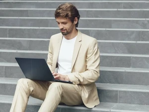 Ультрапортативный ноутбук ASUS Zenbook 14 UX3405 с AI Intel Core i7 - Фото 2