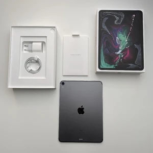 Apple iPad Pro 11" (2018) Wi-Fi + Cellular 512GB Space Gray (MTXT2) б/в - Фото 2