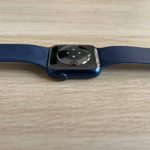 б/у Смарт-часы Apple Watch Series 6 GPS, 44mm Blue Aluminum Case with Deep Navy Sport Band (M00J3) - Фото 5