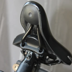 Велосипедное крепления iLoungeMax Bike Holder Bracket Apple AirTag под сидушку - Фото 3