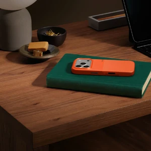 Захисний чохол Beats Rugged Case with MagSafe and Camera Control Sierra Orange для iPhone 17 Pro - Фото 4