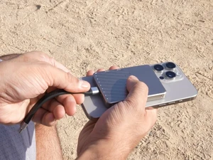 Внешний жесткий диск SSD с функцией повербанка, MagSafe и USB-C хабом MagDisk Pro для iPhone 15 - Фото 3