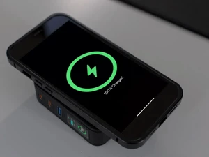 Портативний зарядний пристрій MagSafe P3 PRO з підтримкою швидкої зарядки Qi2 та 3 поратми USB - Фото 2