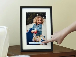 Цифровая фоторамка Skylight Frame с тачскрином для мгновенного обмена фото - Фото 4