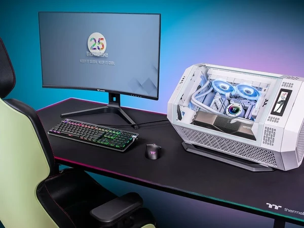 Корпус Thermaltake The Tower 300 з системою охолодження