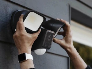 Розумна камера відеоспостереження Wyze Cam Floodlight v2 White з відео 2K HD, кутом огляду 160° - Фото 3