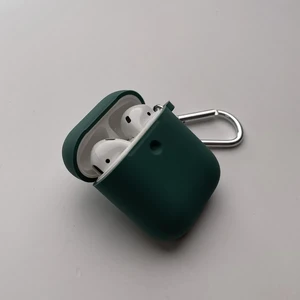 Чохол з карабіном для AirPods 2 | 1 iLoungeMax TPU Case Forest Green - Фото 2