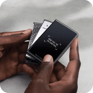 Аппаратный холодный криптокошелек Ledger Stax для криптовалюты и NFT с дисплеем и USB-C, поддержка 5000+ монет, беспроводная зарядка - Фото 8