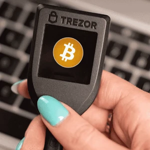 Аппаратный холодный USB-C криптокошелек Trezor Model T с дисплеем, режимом инкогнито coinjoin и восстановлением Shamir Backup - Фото 7