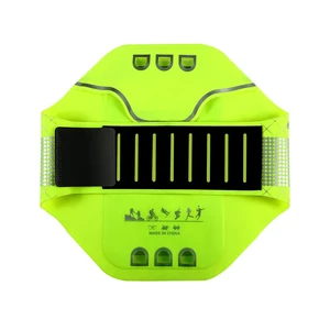 Тонкий чехол на руку Baseus Sports Armband Green для iPhone SE 3 | SE 2 | 8 | 7 | 6s | 6 - Фото 2