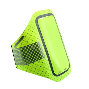 Тонкий чехол на руку Baseus Sports Armband Green для iPhone SE 3 | SE 2 | 8 | 7 | 6s | 6 - Фото 4