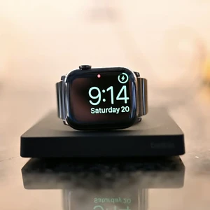 Бездротова швидка зарядка Belkin BOOST↑CHARGE PRO White для Apple Watch з підтримкою нічного режиму, 20 Вт - Фото 5