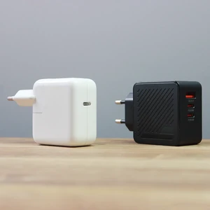 Быстрая GaN зарядка 65W 2xUSB-C + USB-A PD 3.0 для iPhone, iPad, MacBook, Apple Watch | iLoungeMax 3-Port Charger - Фото 3