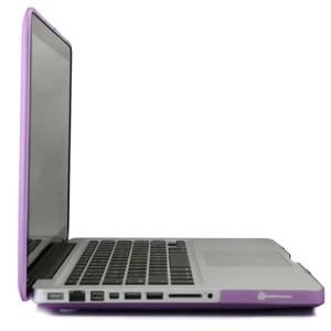 Фіолетовий пластиковий чохол iLoungeMax Soft Touch для MacBook Pro 15.4" - Фото 2