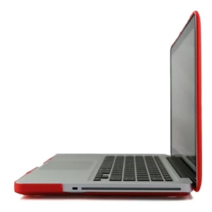Красный пластиковый чехол iLoungeMax Soft Touch для MacBook Pro 15.4" - Фото 3