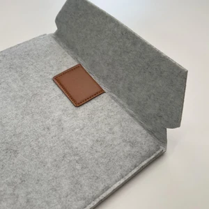 Чехол из войлока iLoungeMax FreeFelt Light Grey для MacBook Air 13" | Pro 13" Retina | Pro 13" - Фото 5