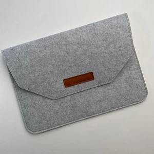 Чохол з повсті iLoungeMax Voground Light Grey для MacBook Pro 16" | Pro 15" Retina | Pro 15" (2016 | 2017 | 2018) - Фото 6