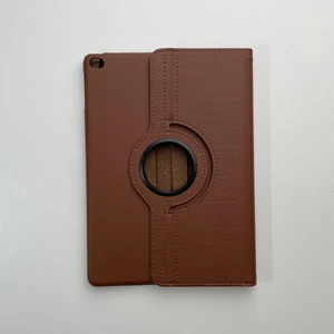 Коричневый кожаный чехол iLoungeMax Magnetic 360 для iPad Air | 9.7" (2017 | 2018) - Фото 3