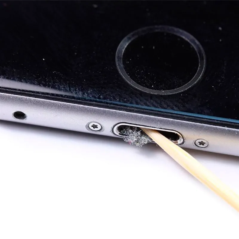 Чистка от пыли и грязи iPhone 6 Plus
