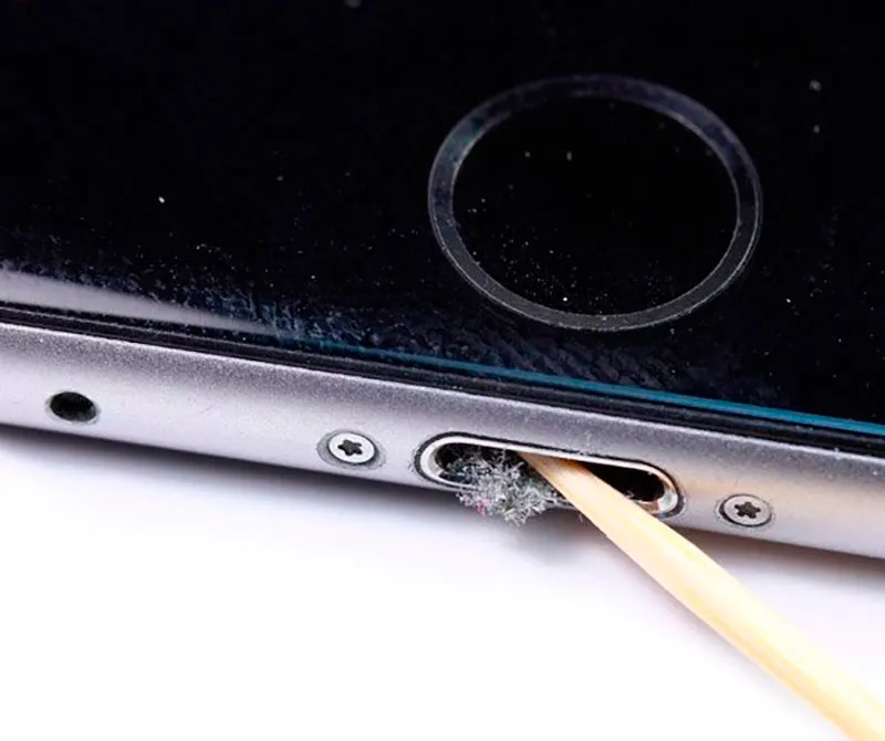 Чистка від пилу і бруду iPhone X