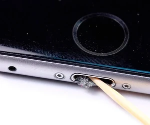 Чистка от пыли и грязи iPhone X