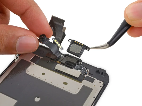 Замена сетки голосового динамика iPhone XS